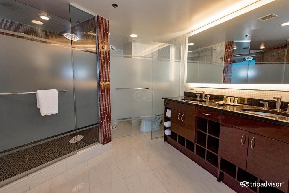 Aparthotel Suites At Elara Strip-no Fees 4*