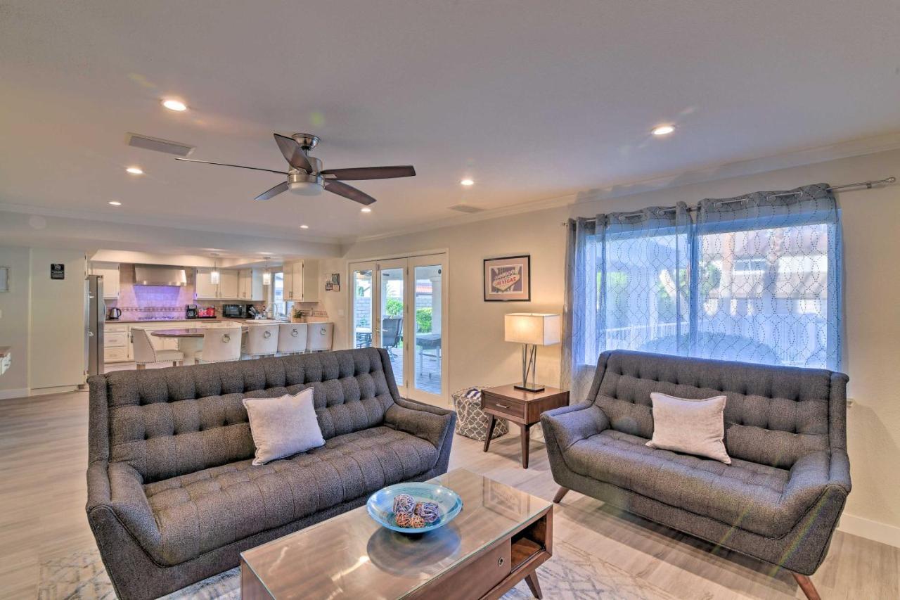 House With Pool And Hot Tub - 1 Mi To Strip! Las Vegas