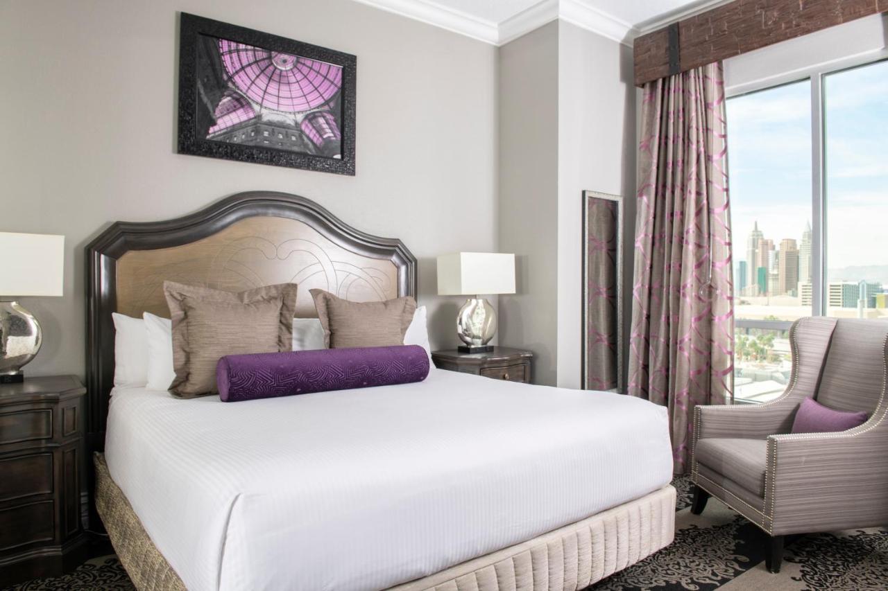 Resort Club Wyndham Grand Desert 3*