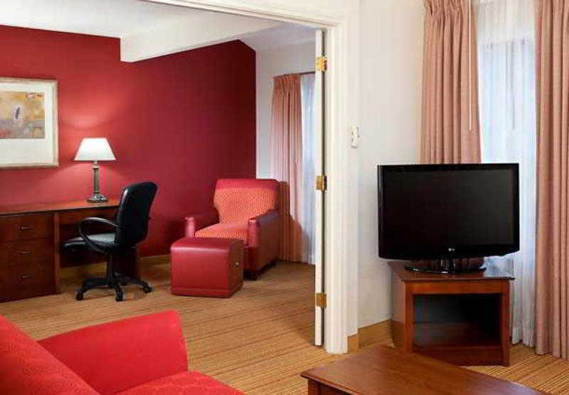 Hotel By Marriott Vegas Convention Center 3*