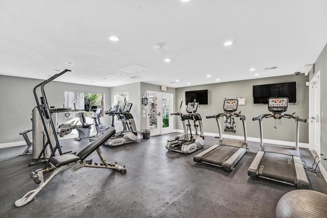 Apartment Close To Strip And Raiders Stadium *