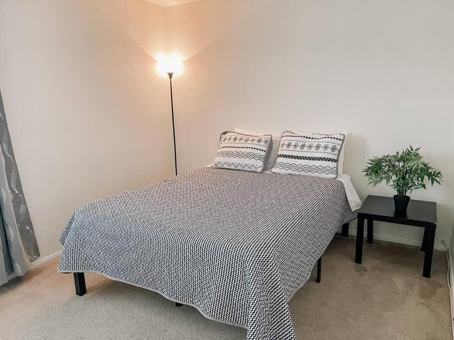 Holiday home 3 Bedroom 15min To Strip/fremont St Exp Fast Wifi
