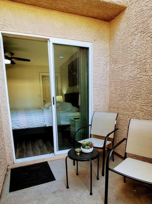 L - Fully Remodeled And Professionally Decorated Apartment Las Vegas