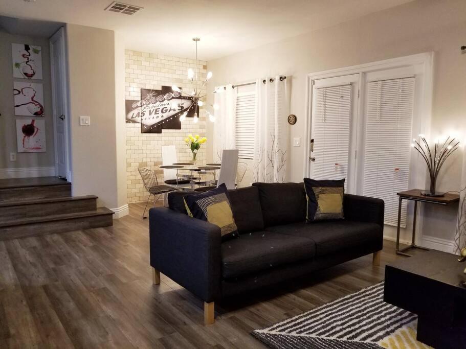 A - Fully Remodeled And Professionally Decorated * Las Vegas
