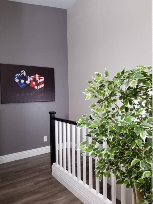A - Fully Remodeled And Professionally Decorated Apartment Las Vegas