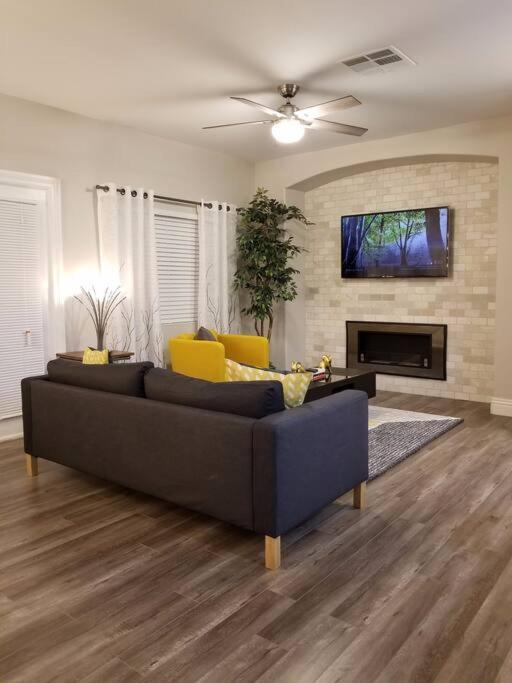 A - Fully Remodeled And Professionally Decorated * Las Vegas