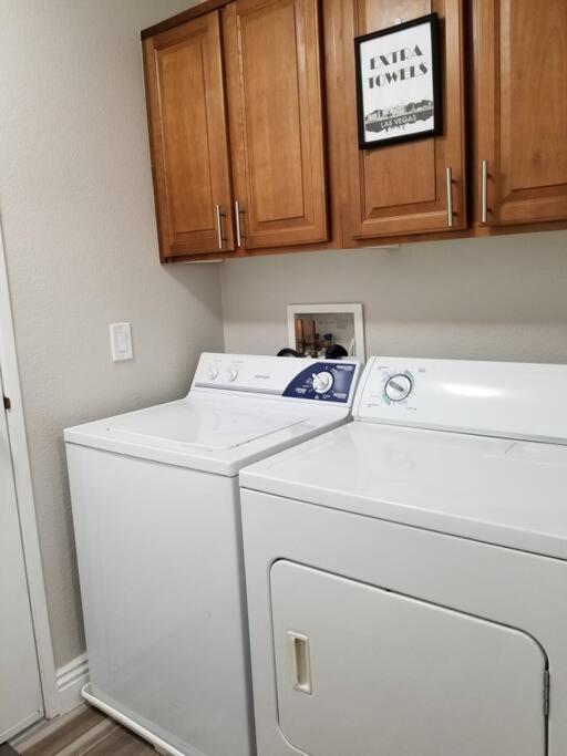 Apartment A - Fully Remodeled And Professionally Decorated *