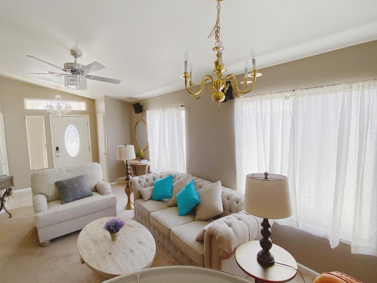 Amazing Pool And Jaccuzi 3 Bedroom In Heart Of Lv Villa Las Vegas