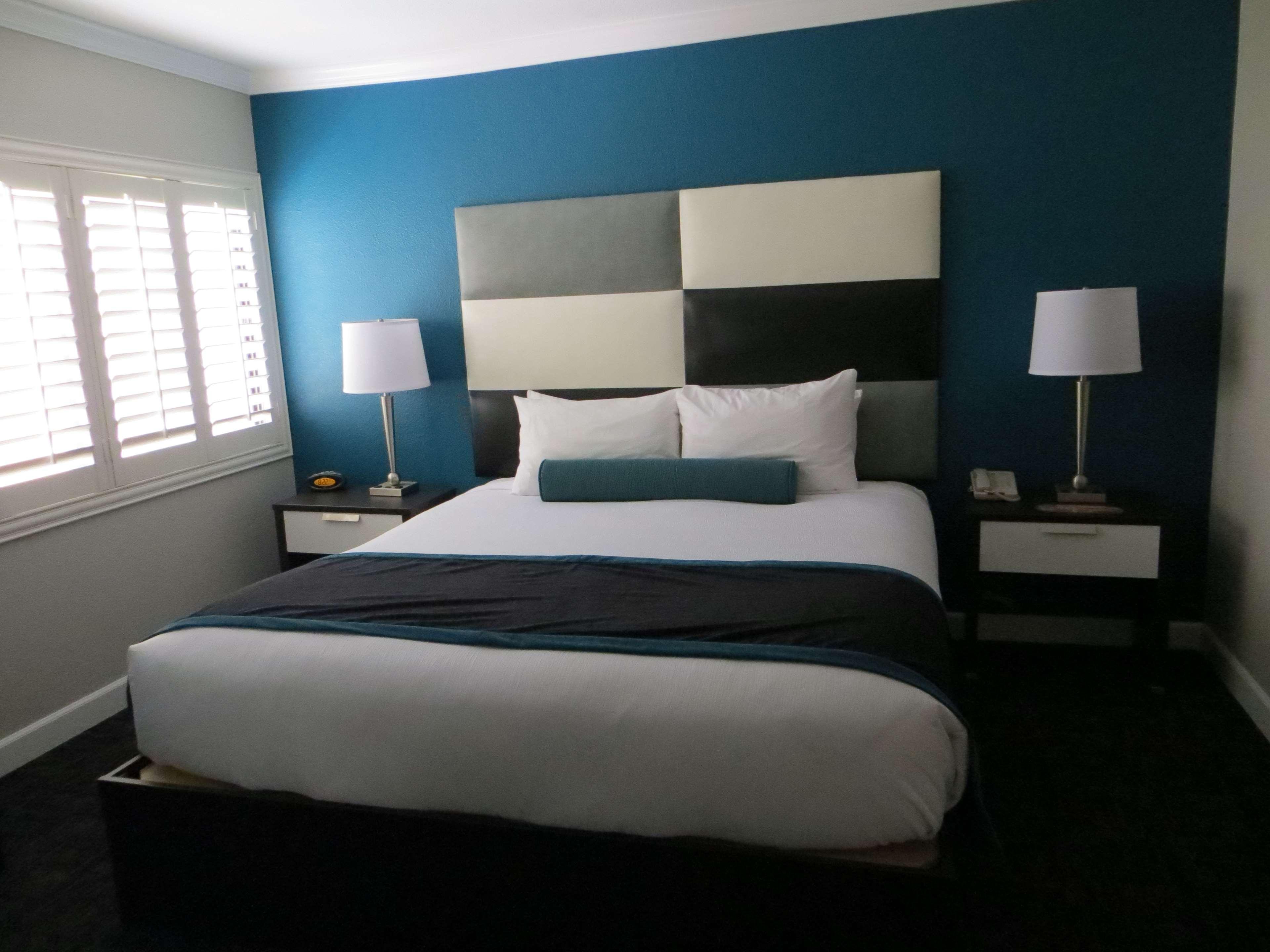 Hotel Western Casino Royale - Center Strip 3*