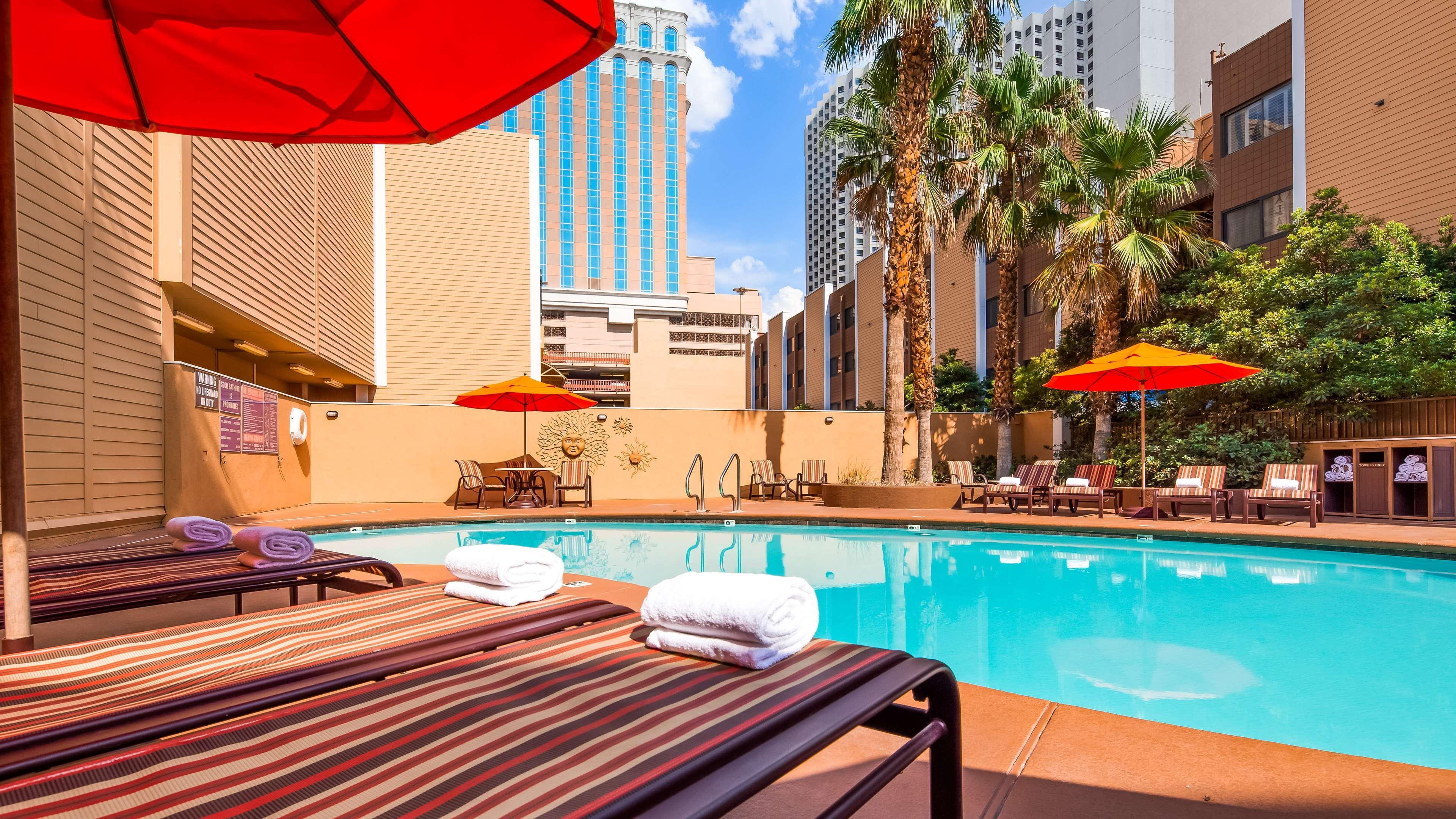 Western Casino Royale - Center Strip Hotel