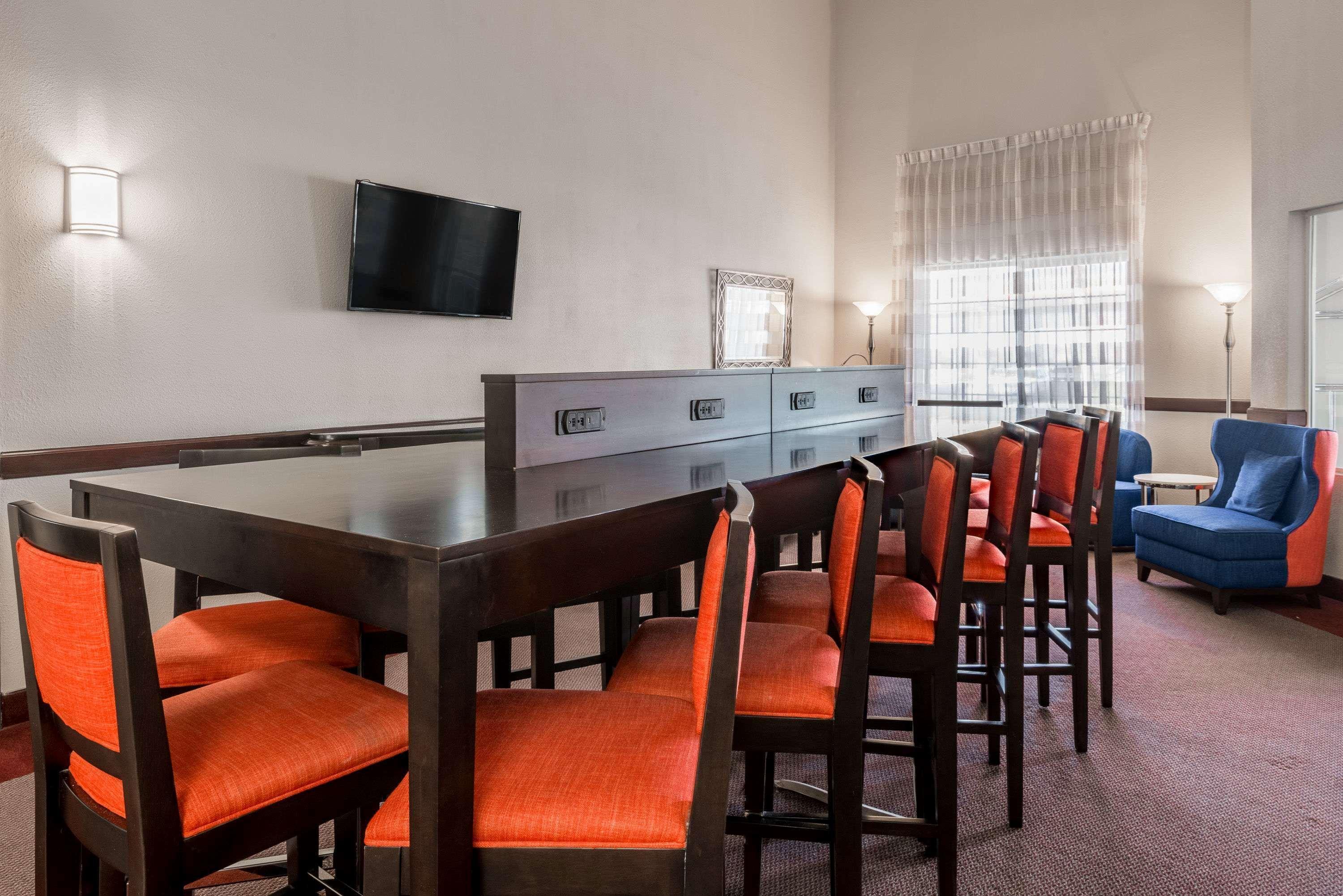 Hawthorn Vegas