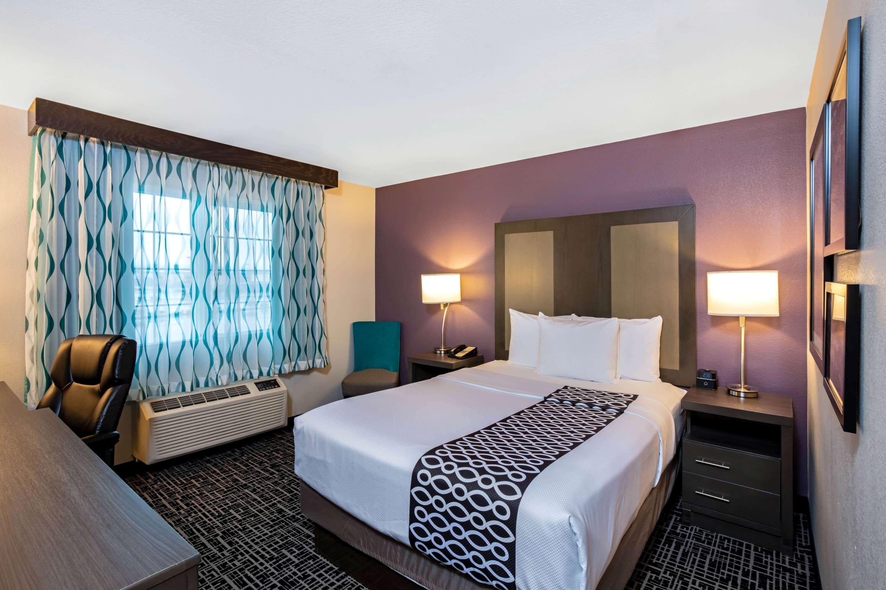 La Quinta & By Wyndham Vegas Nellis Las Vegas