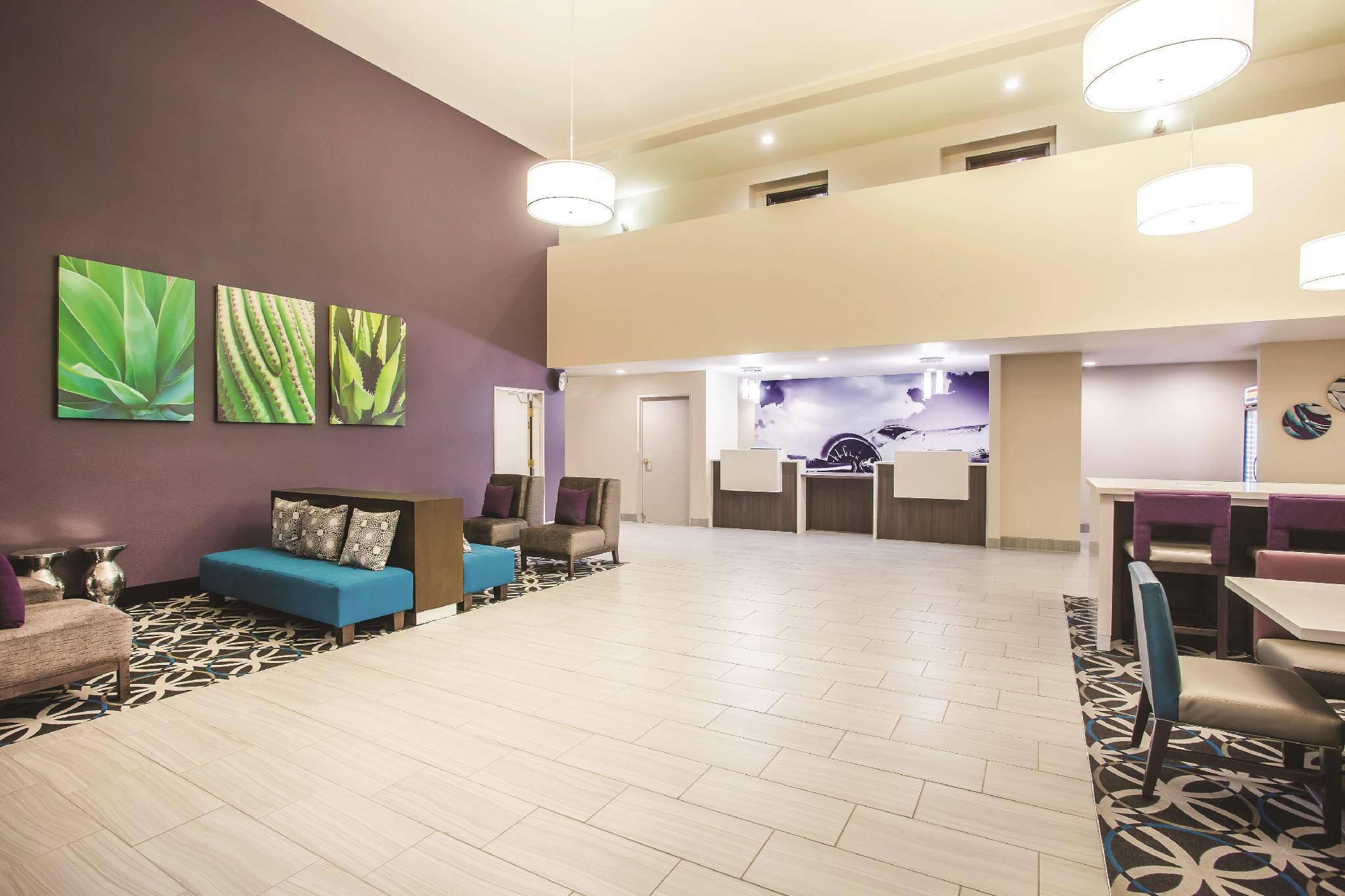 La Quinta & By Wyndham Vegas Nellis 3*