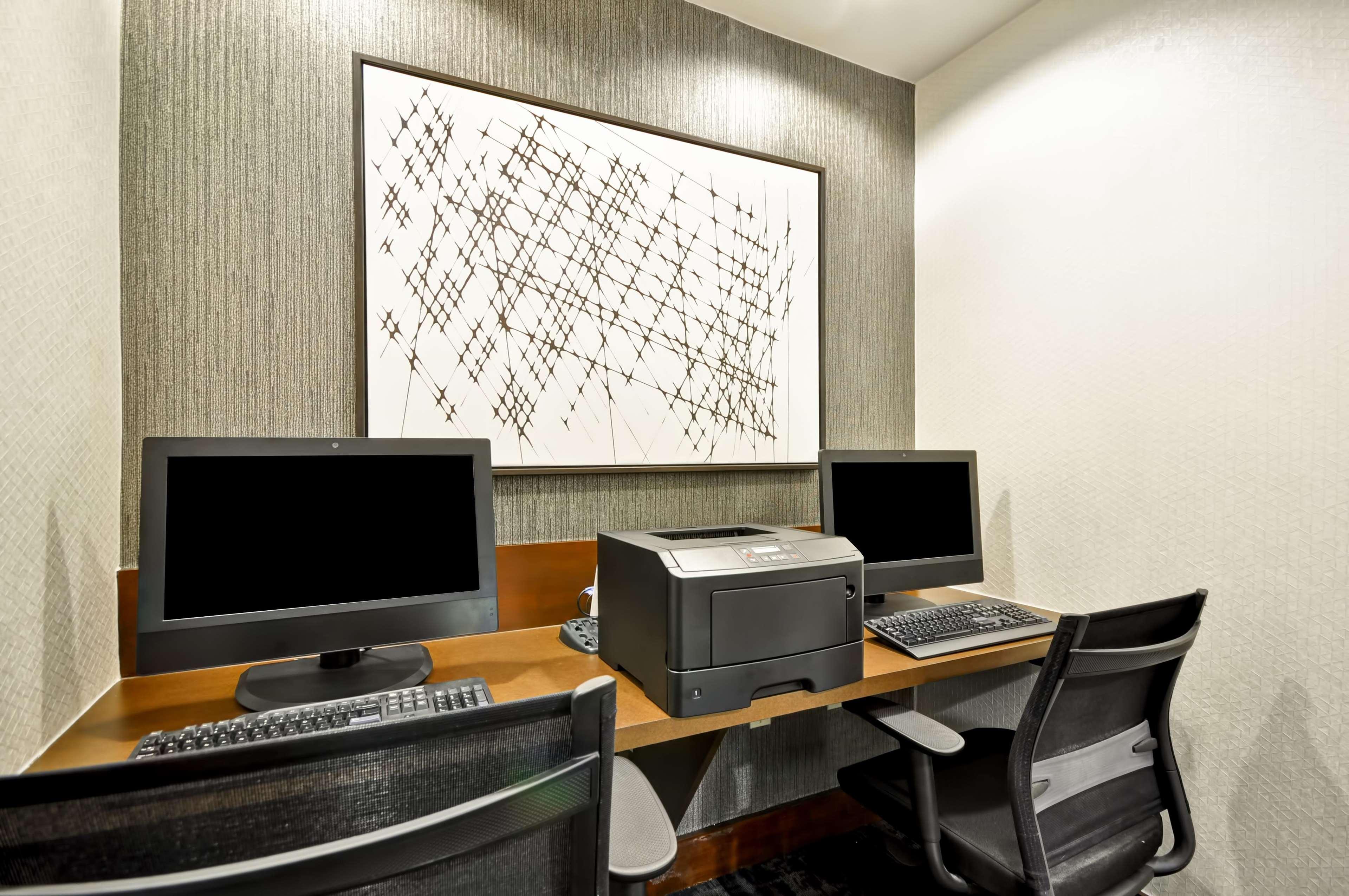 Hyatt Place Vegas Hotel 3*
