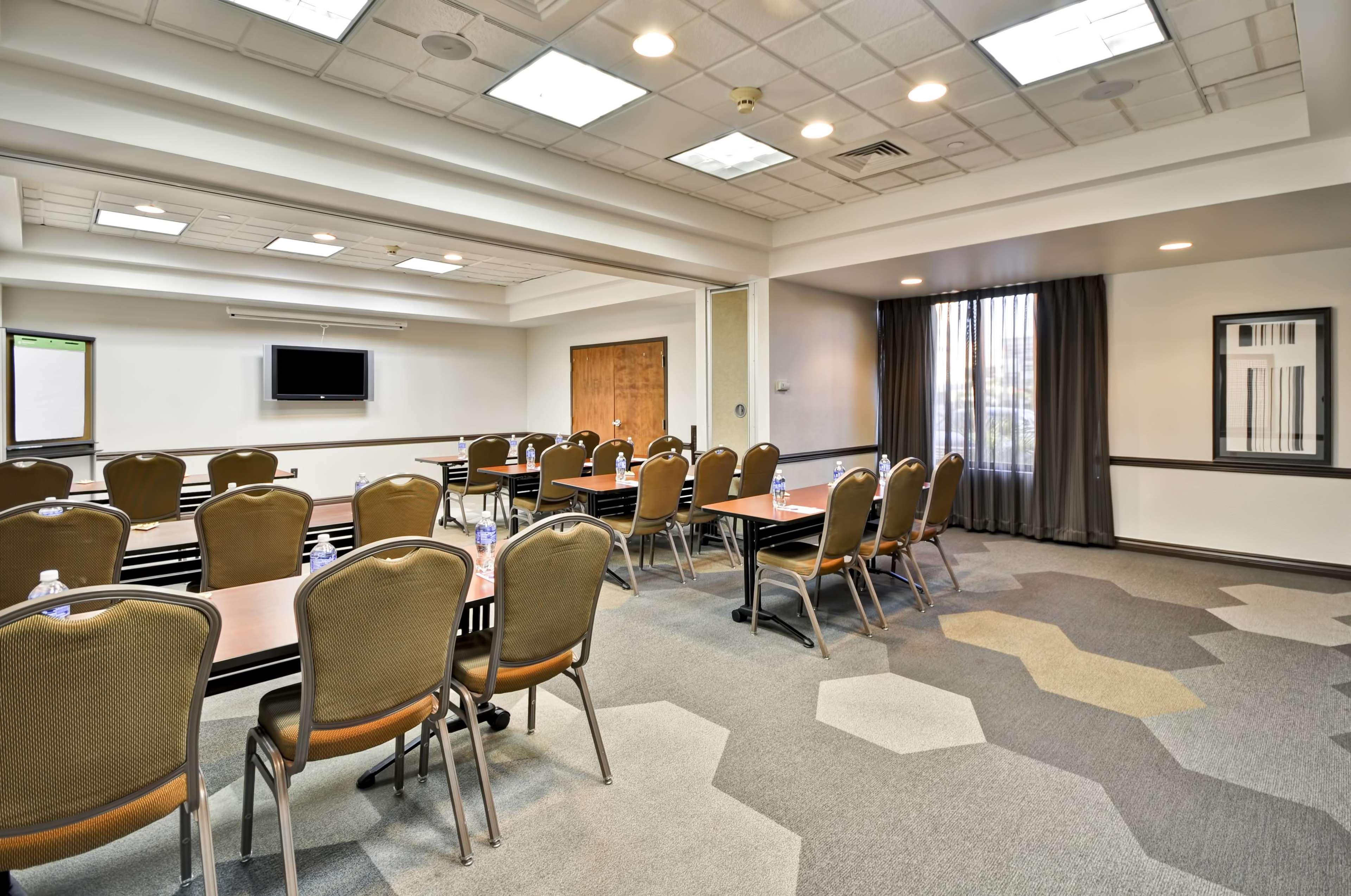 Hotel Hyatt Place Vegas 3*