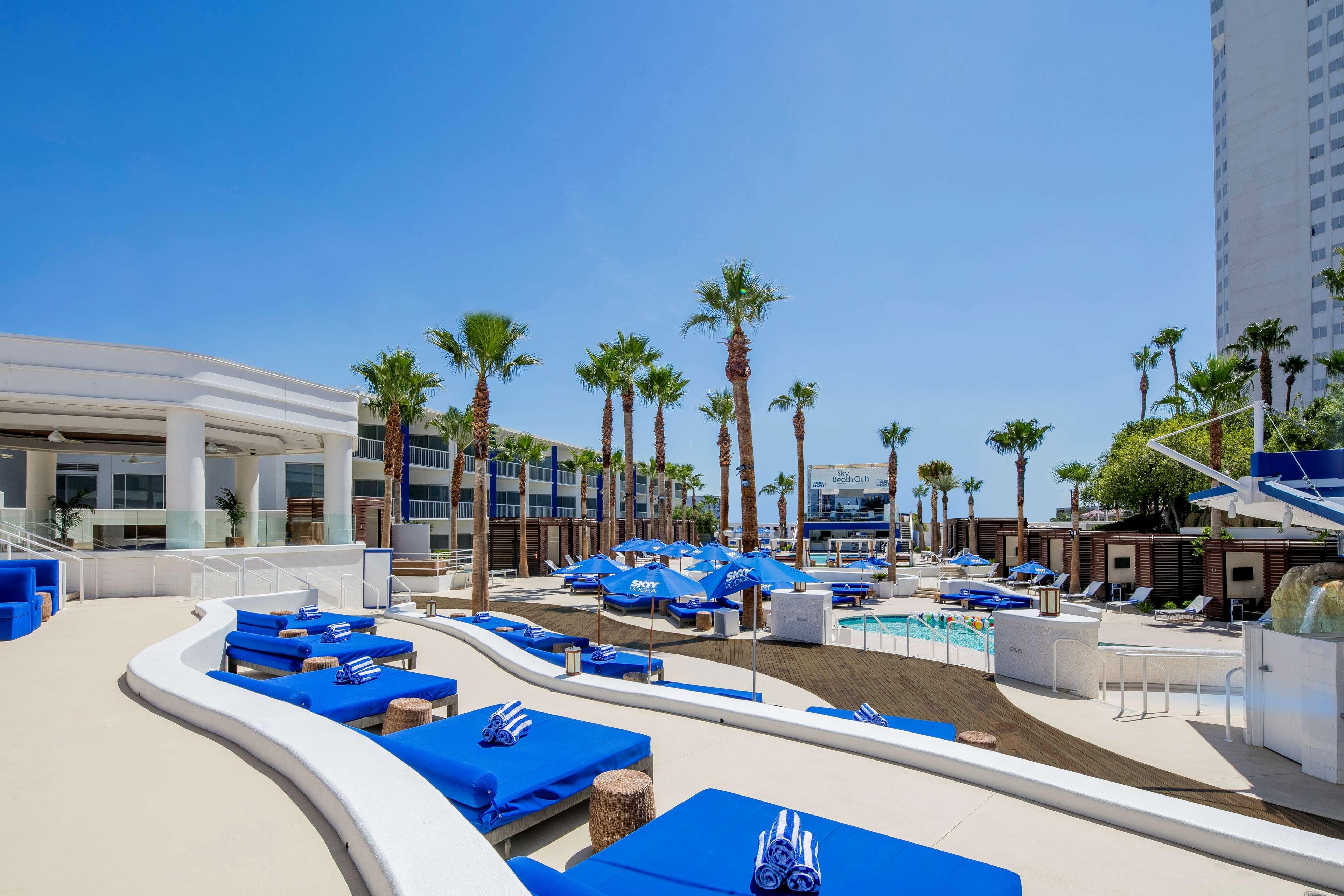 Resort Tropicana Vegas A Doubletree By Hilton & Casino - Free Parking 4*