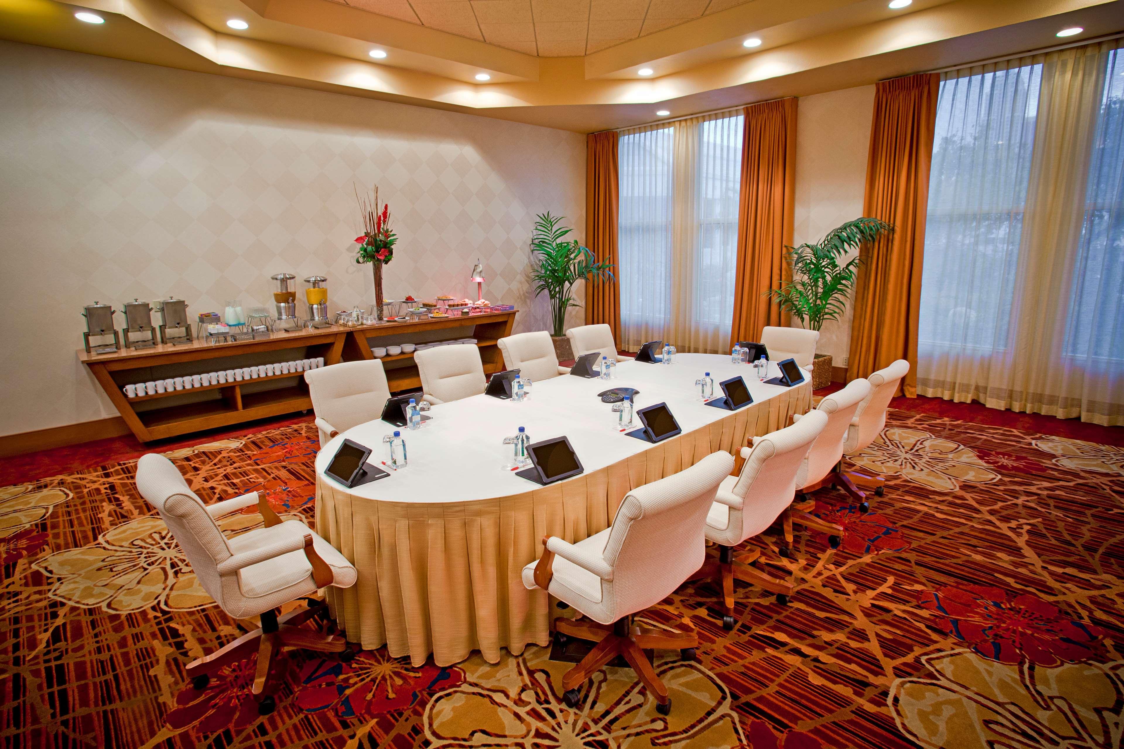 Resort Tropicana Vegas A Doubletree By Hilton & Casino - Free Parking