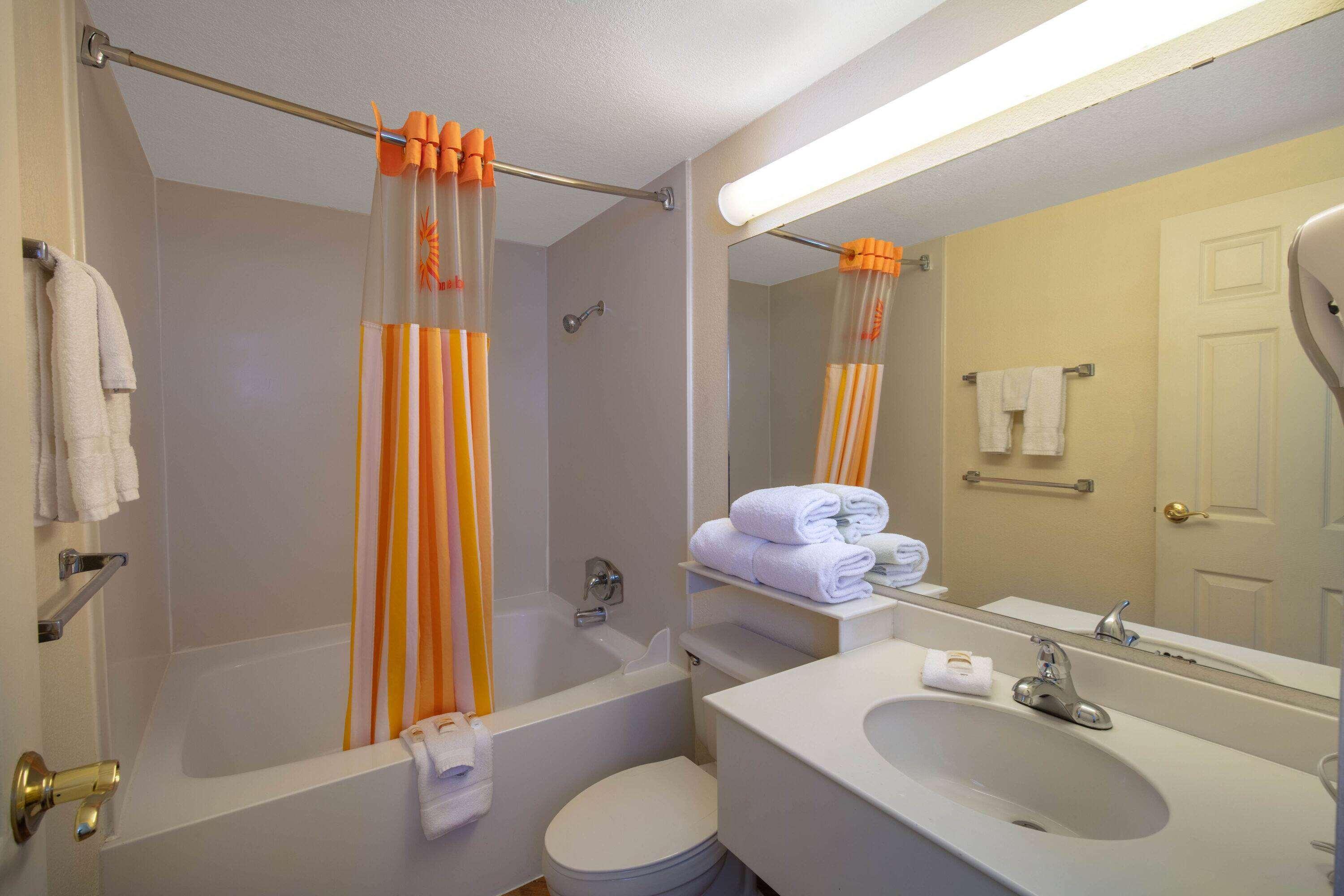La Quinta By Wyndham Vegas Airport N Conv.