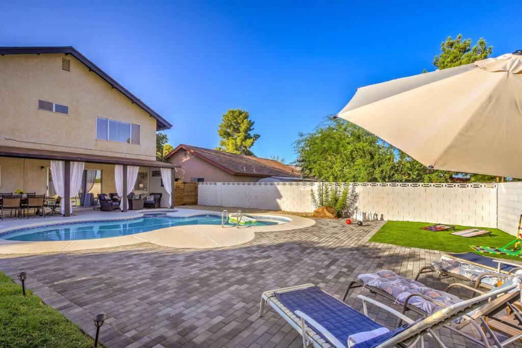Hidden Gem In The Desert -gym/pool/spa/games-4br Holiday home