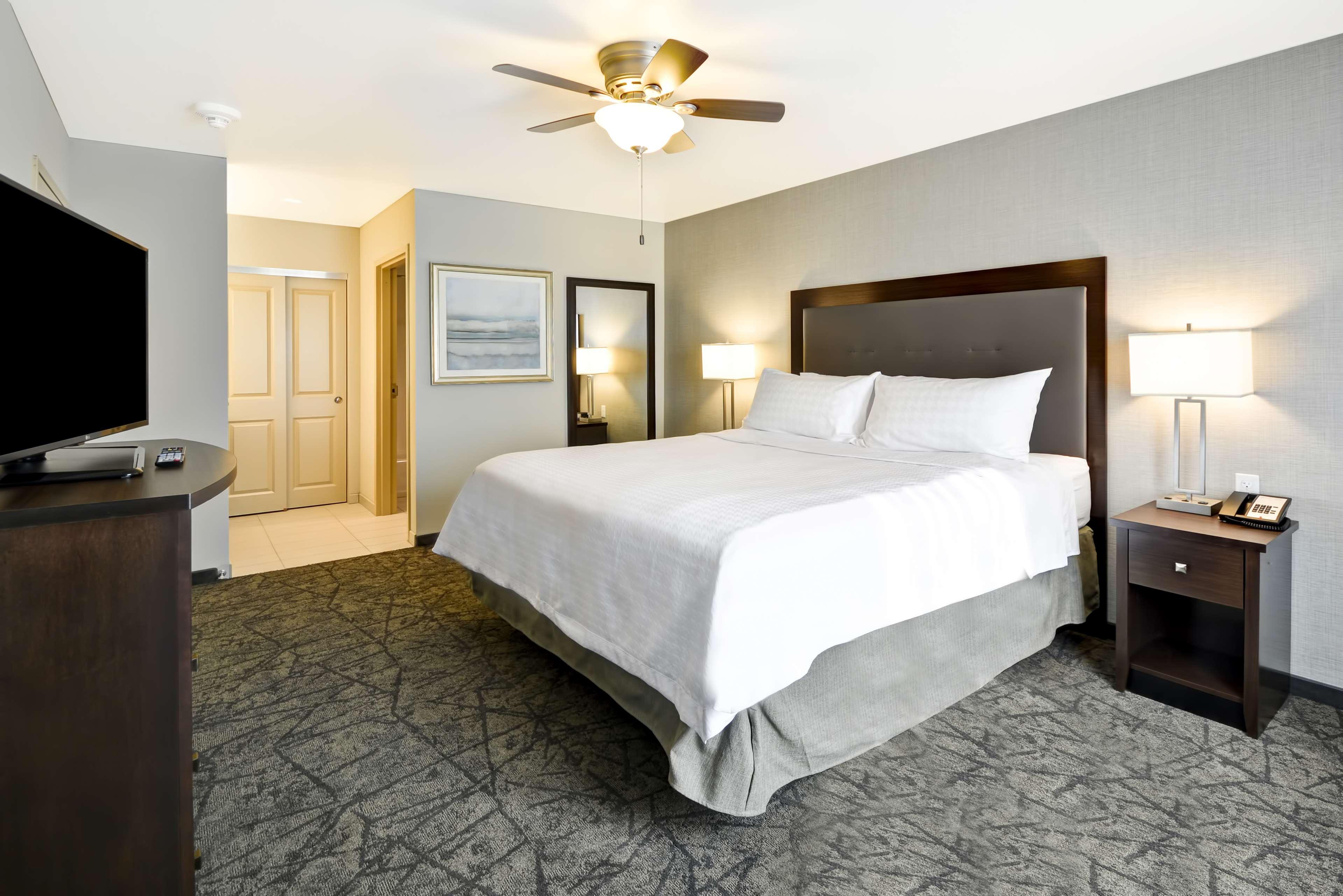 Homewood By Hilton Vegas Center Hotel