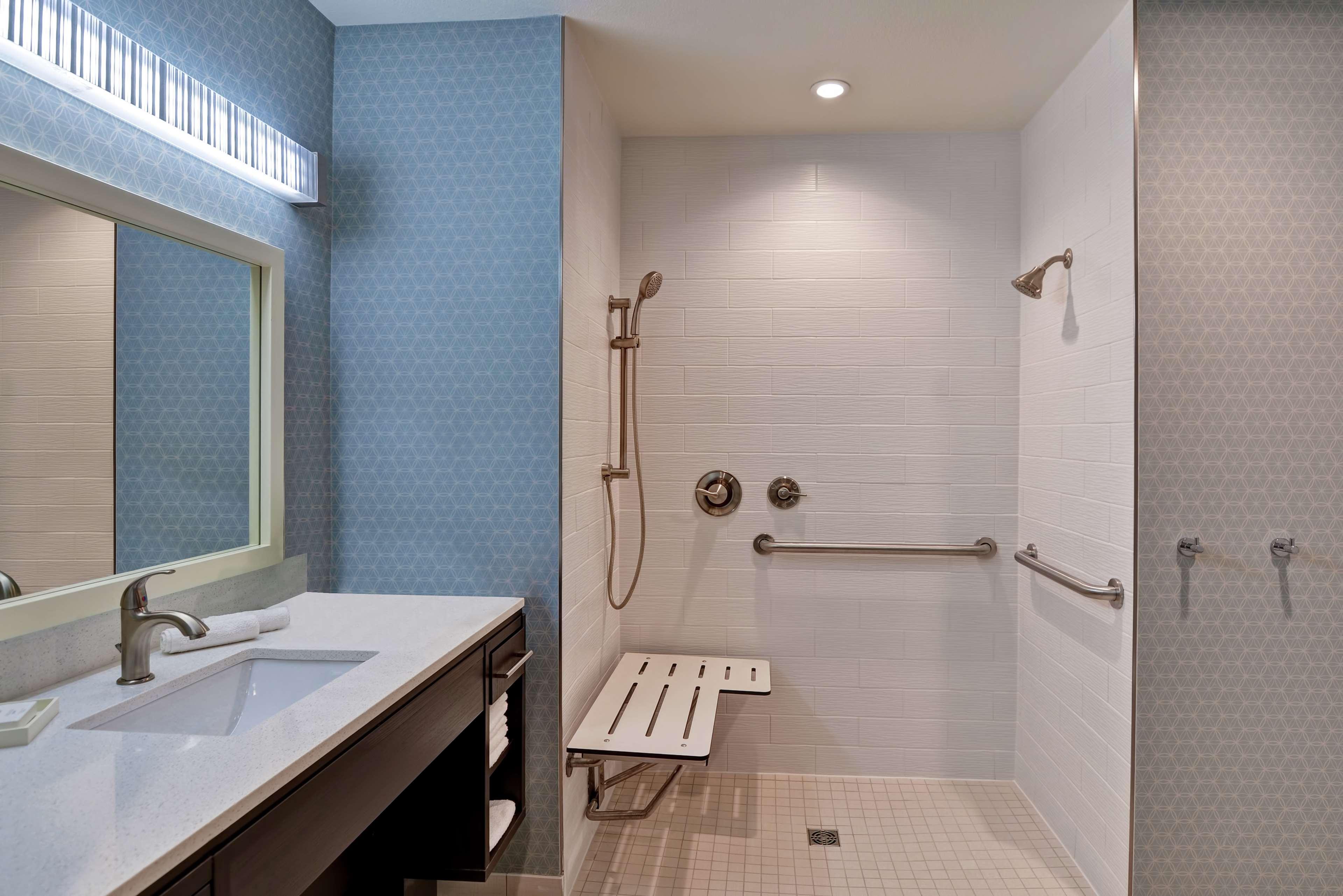Hotel Home2 By Hilton Vegas Strip South 3*