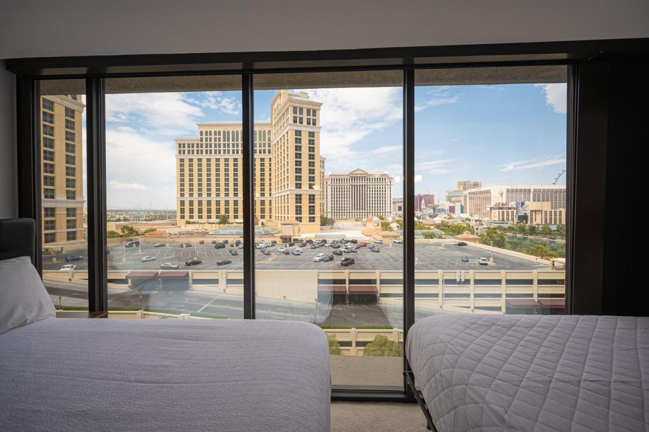 Iconic Vegas Views - 6 Comfy Beds, No Fees, Center Strip! Apartment *