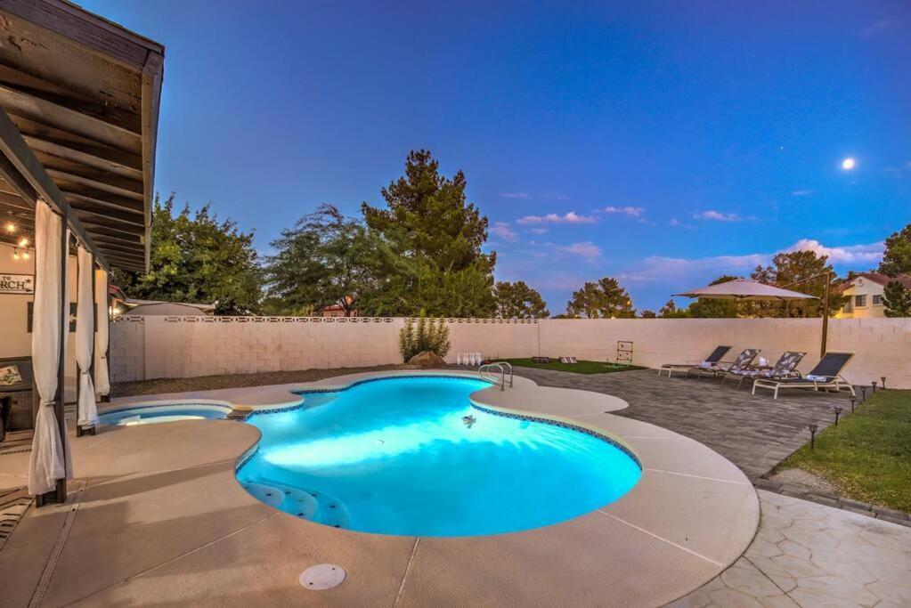 Holiday home Hidden Gem In The Desert -gym/pool/spa/games-4br Spring Valley