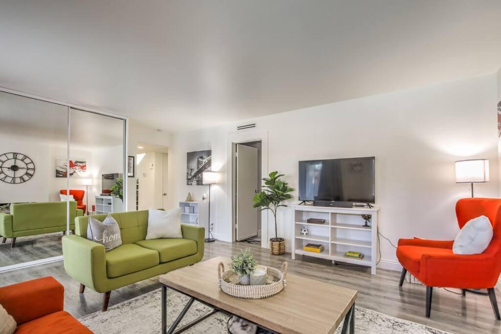 Hidden Gem In The Desert -gym/pool/spa/games-4br * Spring Valley