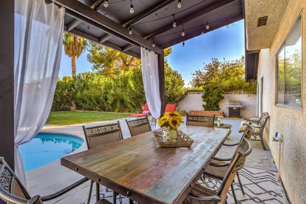 Hidden Gem In The Desert -gym/pool/spa/games-4br Spring Valley