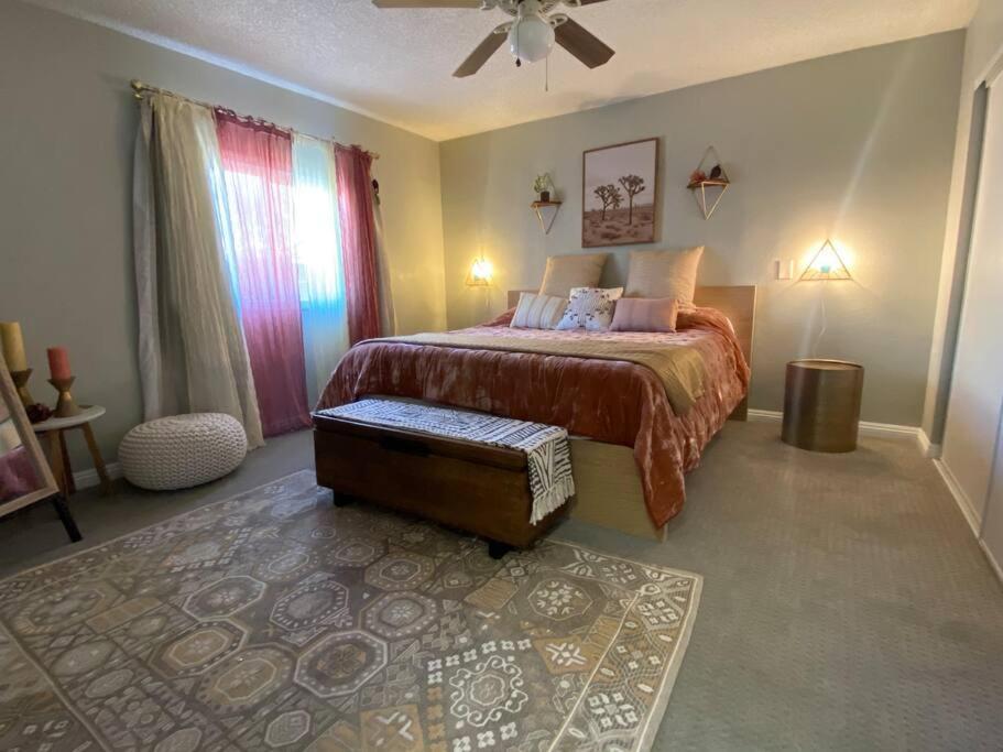 Relaxing Bohemian Desert Getaway Lv Holiday home Las Vegas