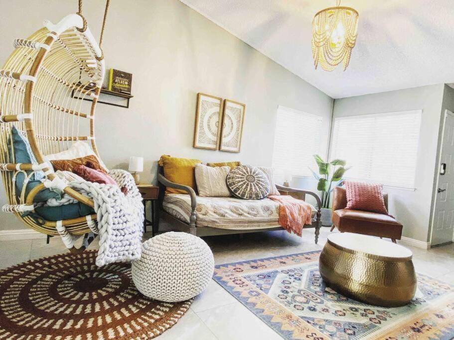 Relaxing Bohemian Desert Getaway Lv Holiday home