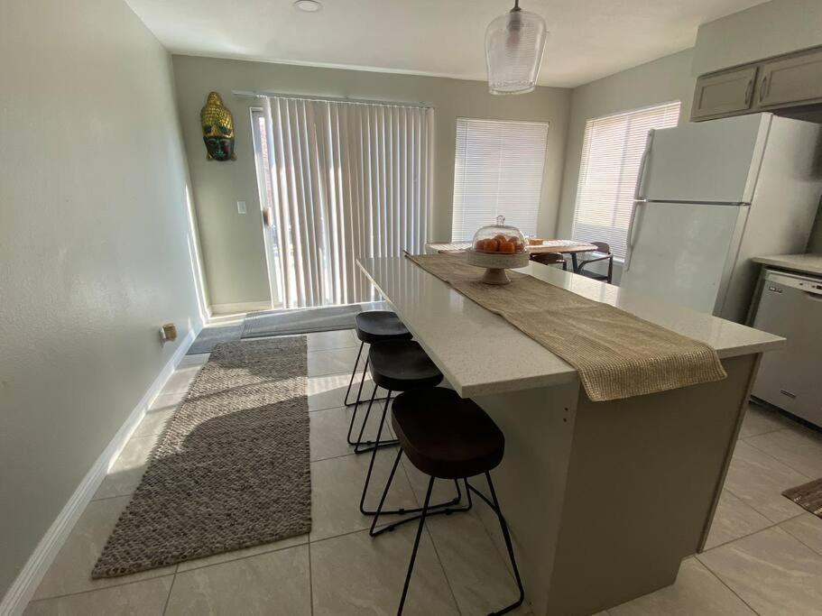 Relaxing Bohemian Desert Getaway Lv Holiday home Las Vegas