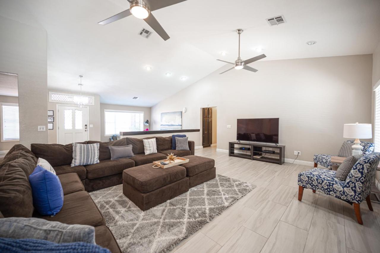 Holiday home Luxury Near Strip And Airport. *