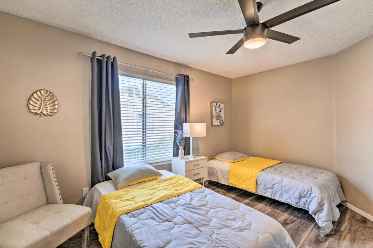 A Beautiful House With Hot Tub, Grill & Games! Holiday home Las Vegas
