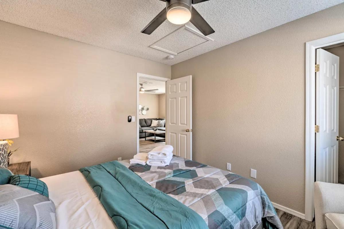 A Beautiful House With Hot Tub, Grill & Games! Holiday home Las Vegas