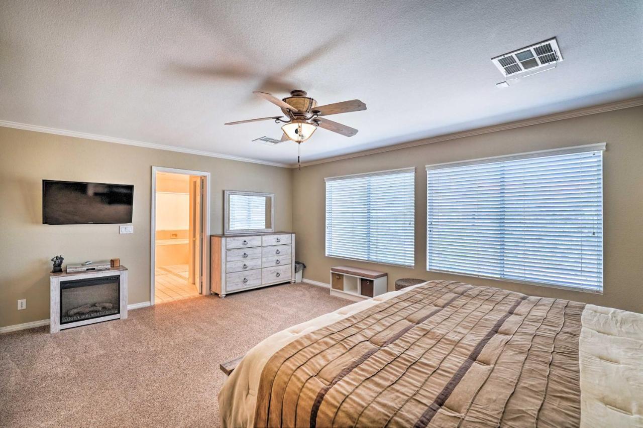 Spacious North Vegas With Yard Holiday home Las Vegas