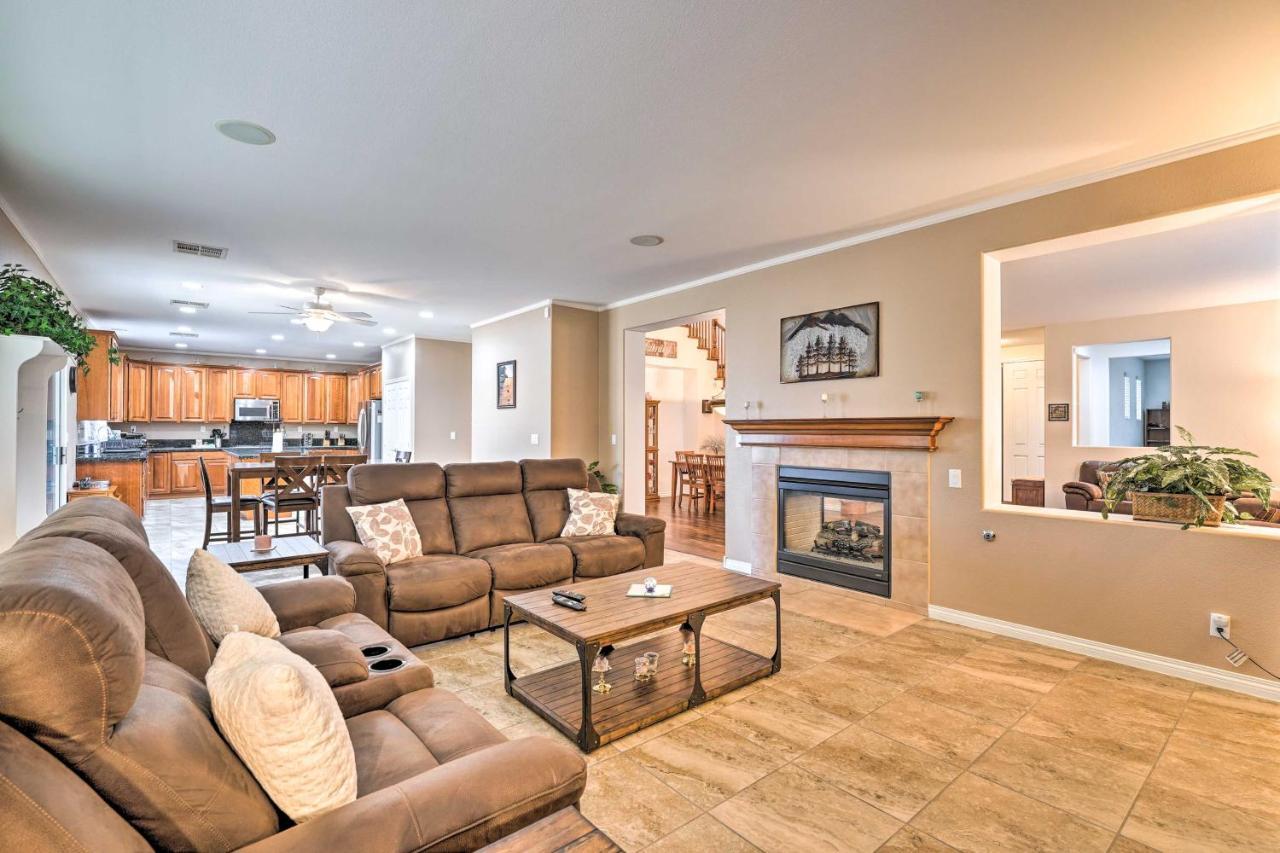 Spacious North Vegas With Yard Holiday home Las Vegas