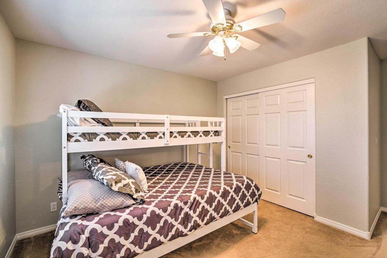Spacious North Vegas With Yard Las Vegas