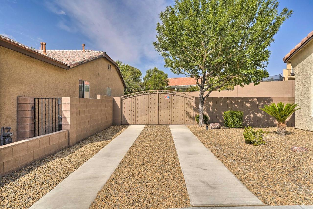 Spacious North Vegas With Yard Holiday home