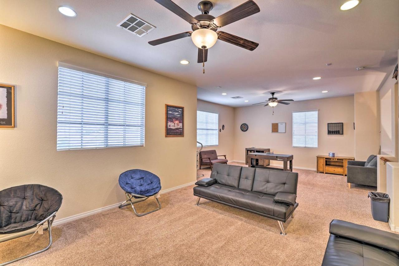 Holiday home Spacious North Vegas With Yard *