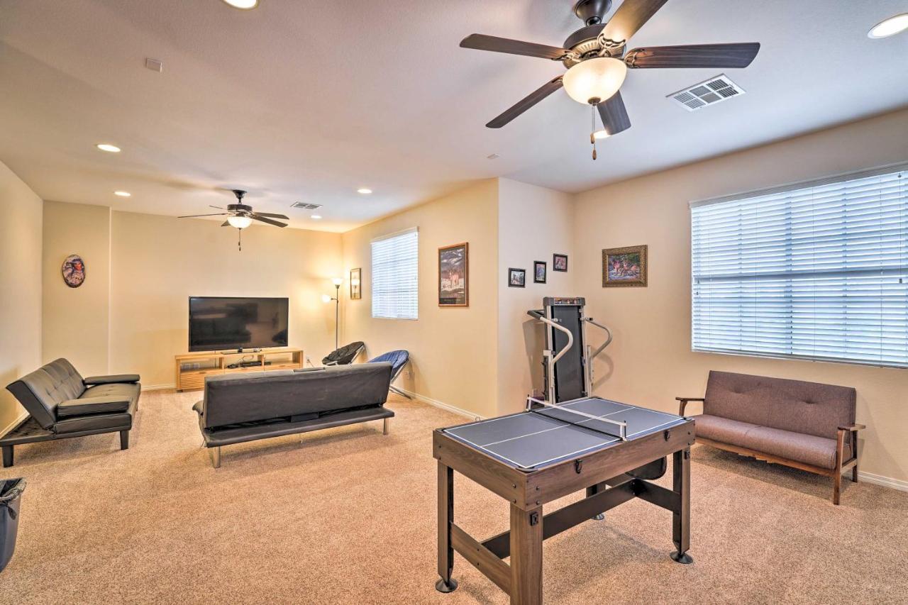 Spacious North Vegas With Yard Holiday home Las Vegas
