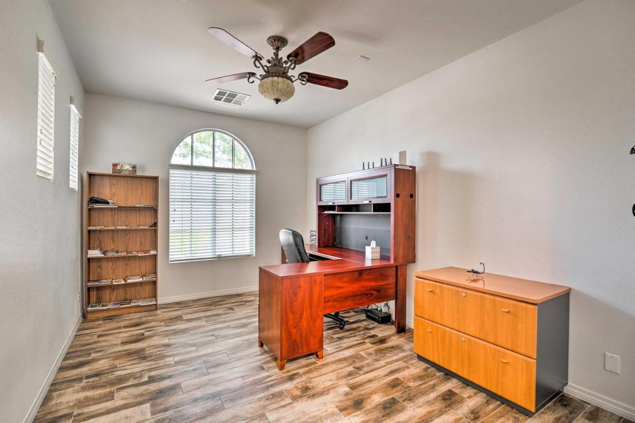 Spacious North Vegas With Yard Holiday home *
