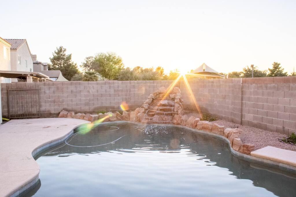 The Viva Vibe Vegas - Solar Heated Pool! Ferienhaus