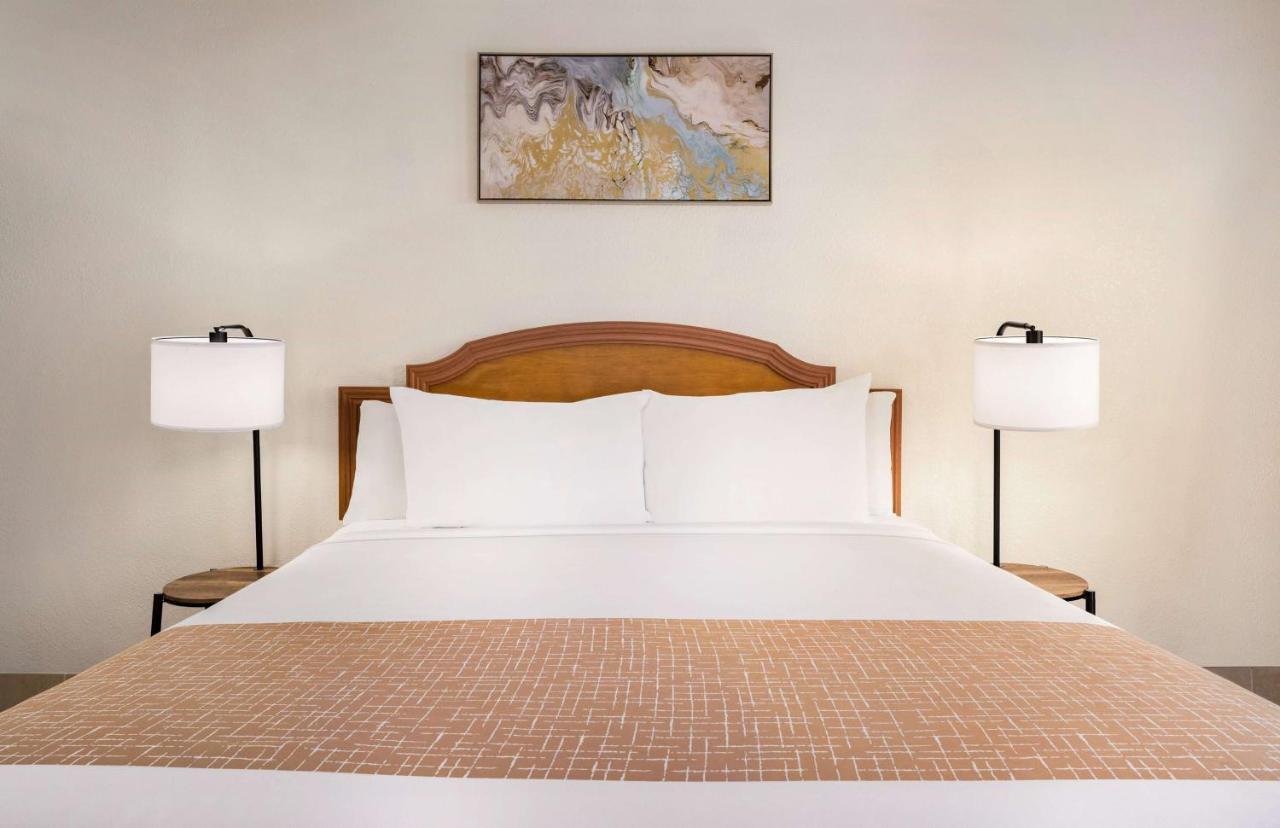 Travelodge By Wyndham Vegas Motel