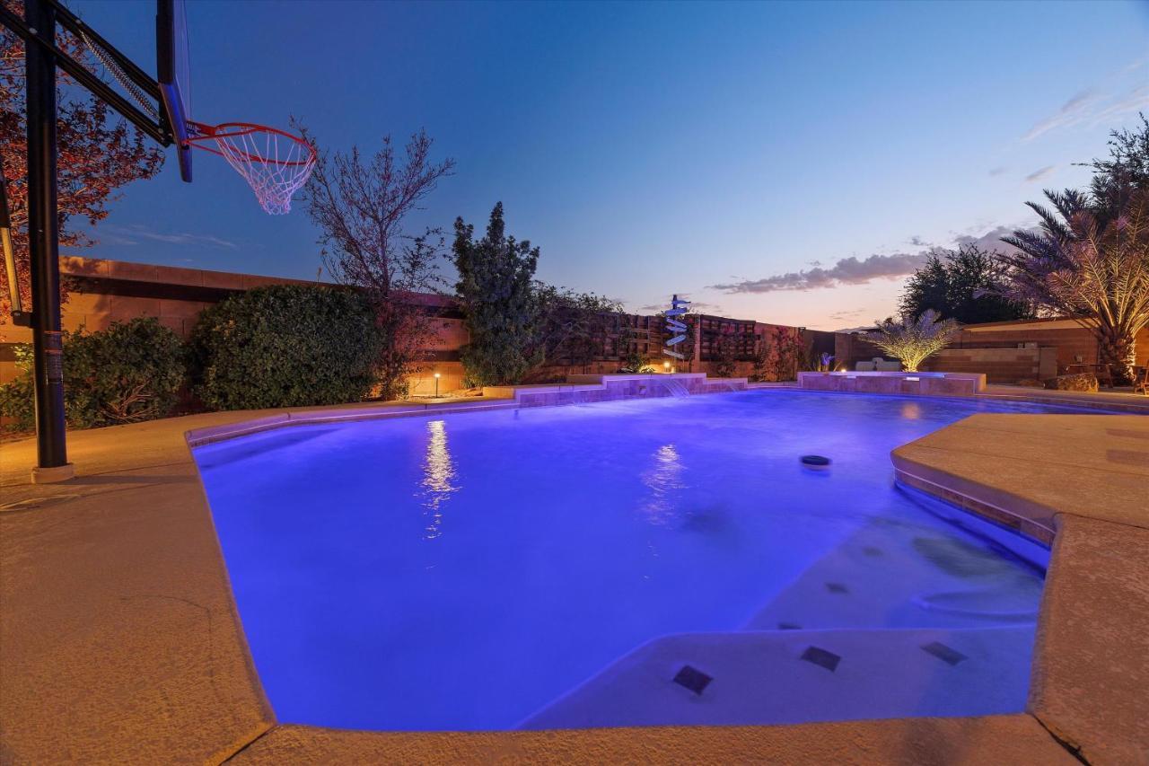 Luxury With Pool And Las Vegas