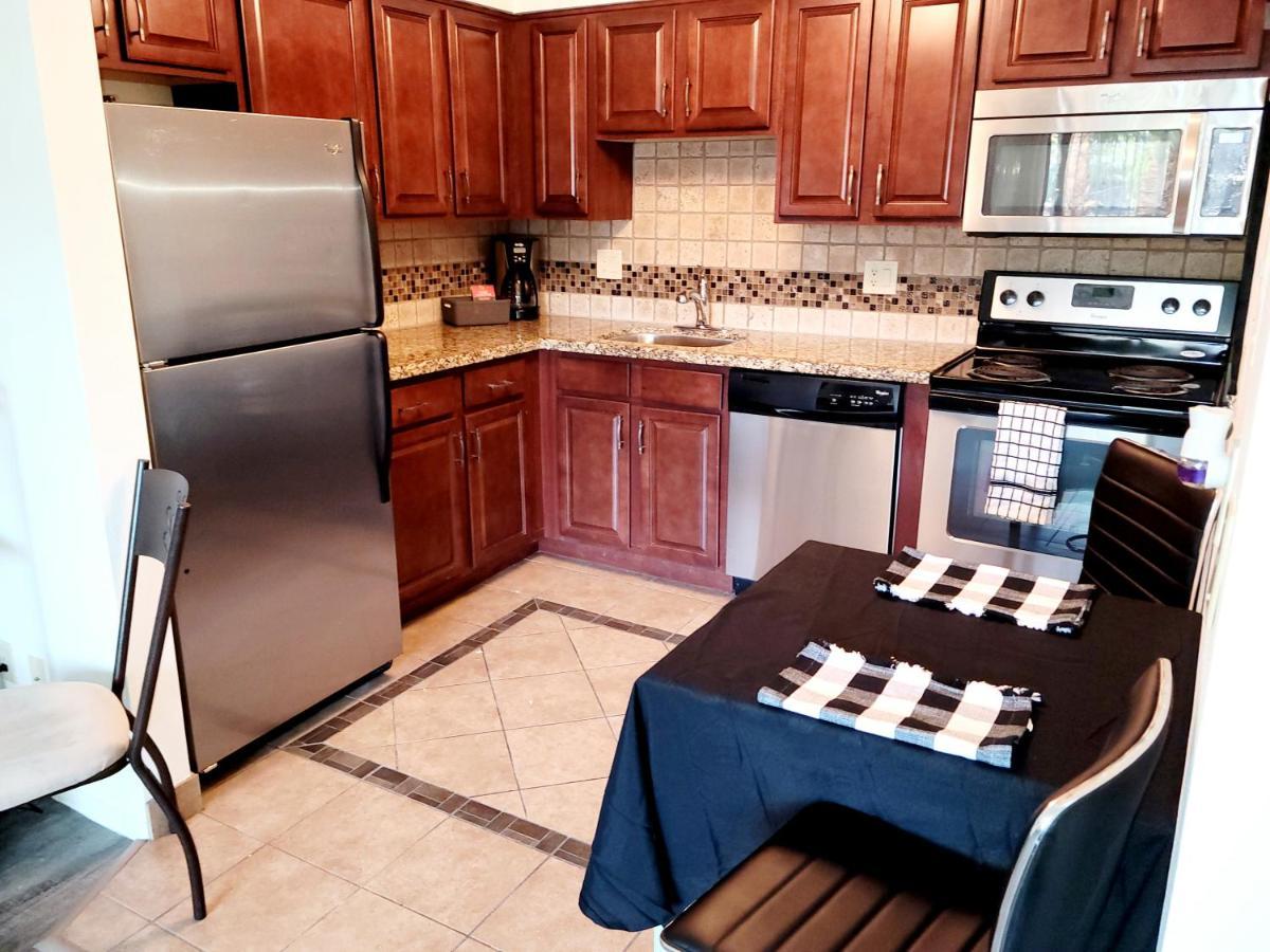 Apartment Unlv Corner *
