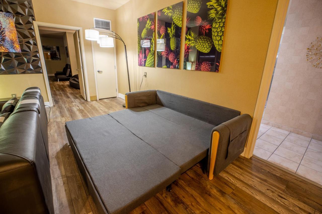 Aparthotel 2100 Sqft Penthouse W/ Strip Views! Pool Gym *