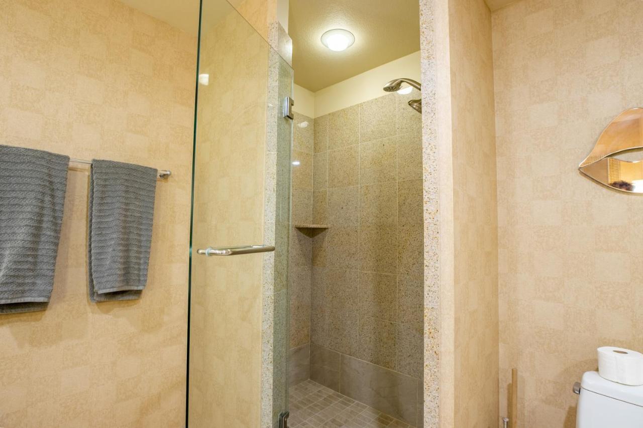 Aparthotel 2100 Sqft Penthouse W/ Strip Views! Pool Gym Las Vegas