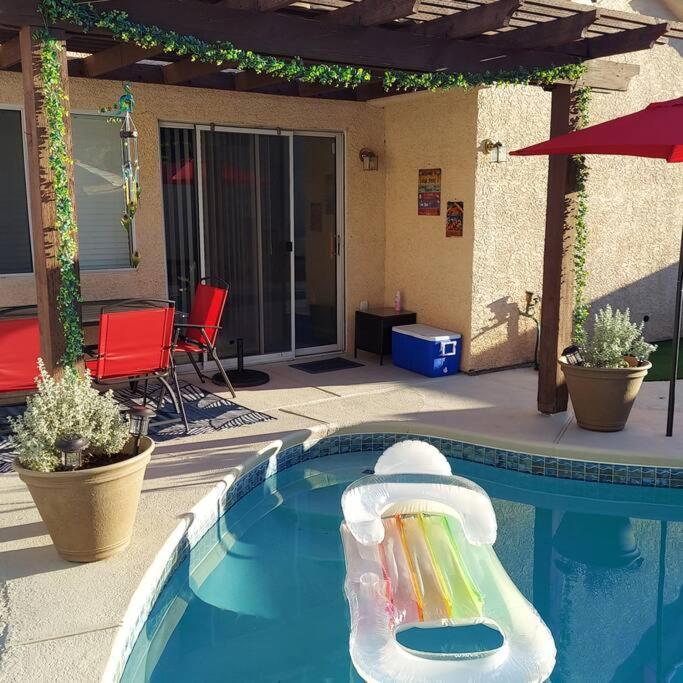New Beautifully Remodeled In Vegas Holiday home Las Vegas