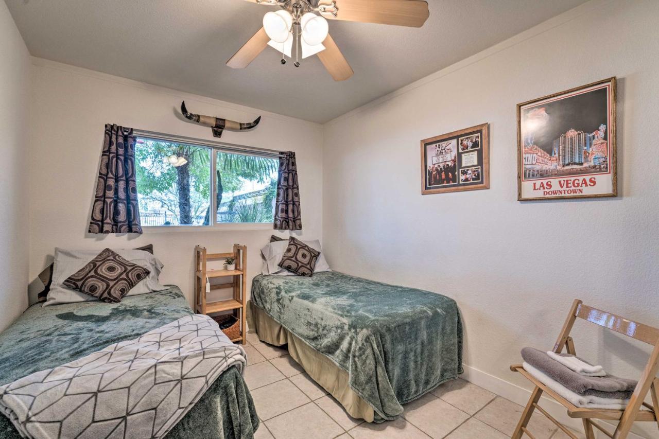 Vegas Oasis With Pool And 7 Miles To Strip Holiday home Las Vegas